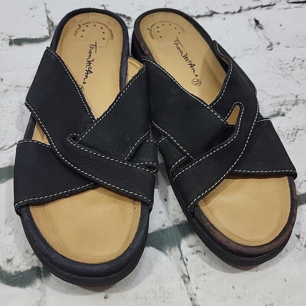 Thorn McAn Sandals Womens Sz 7.5 Black Leather Slip-On Slides